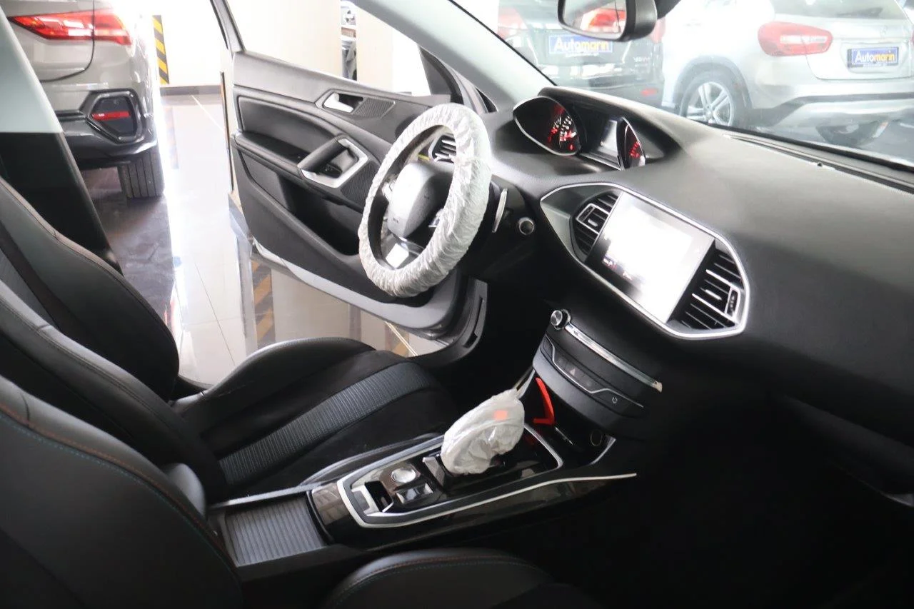 Peugeot 308 - View model 39