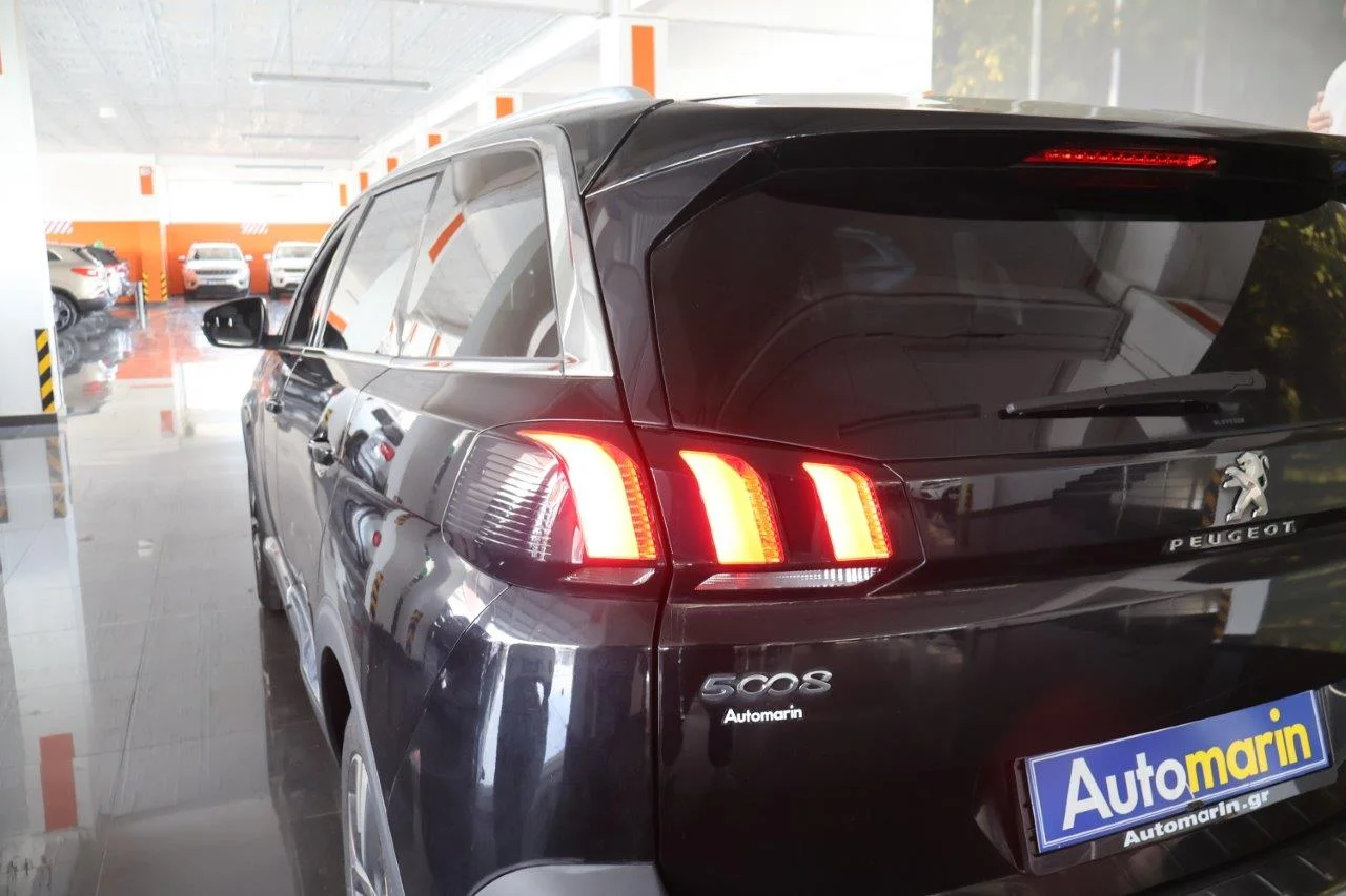 Peugeot 5008 - View model 10