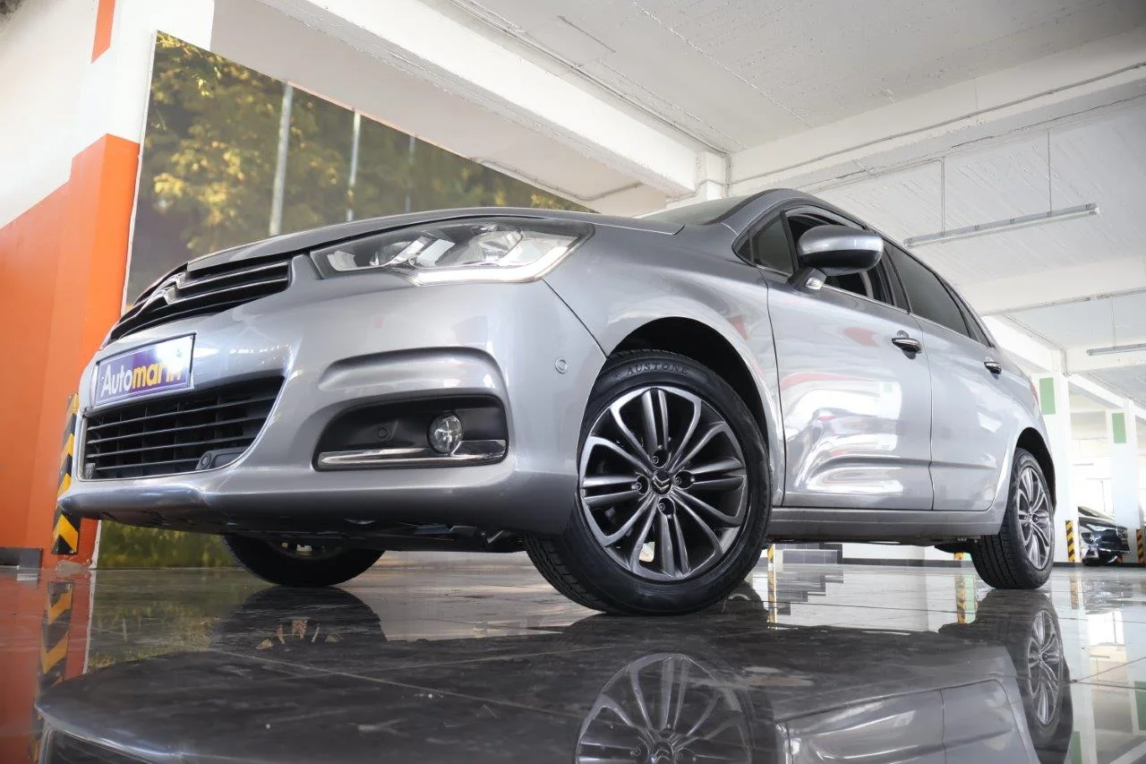View 2 - Citroen C4 - 2017