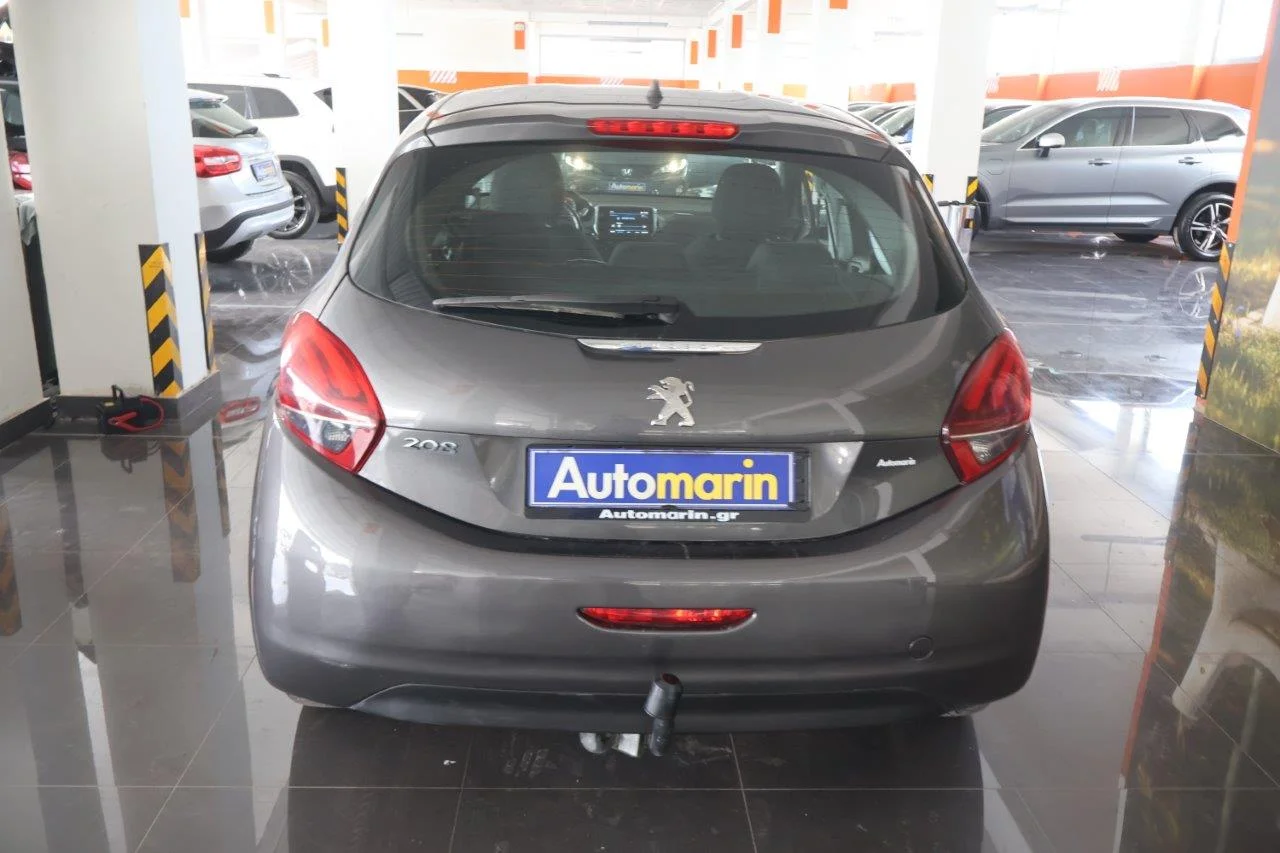 Peugeot 208 - View model 5