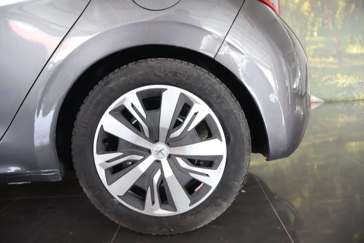 Peugeot 208 - View model 13