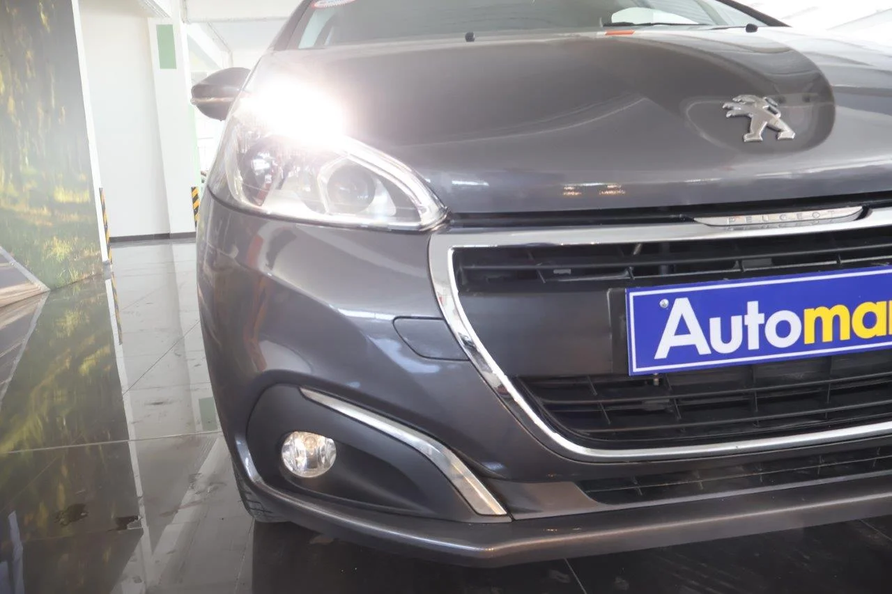 Peugeot 208 - View model 18