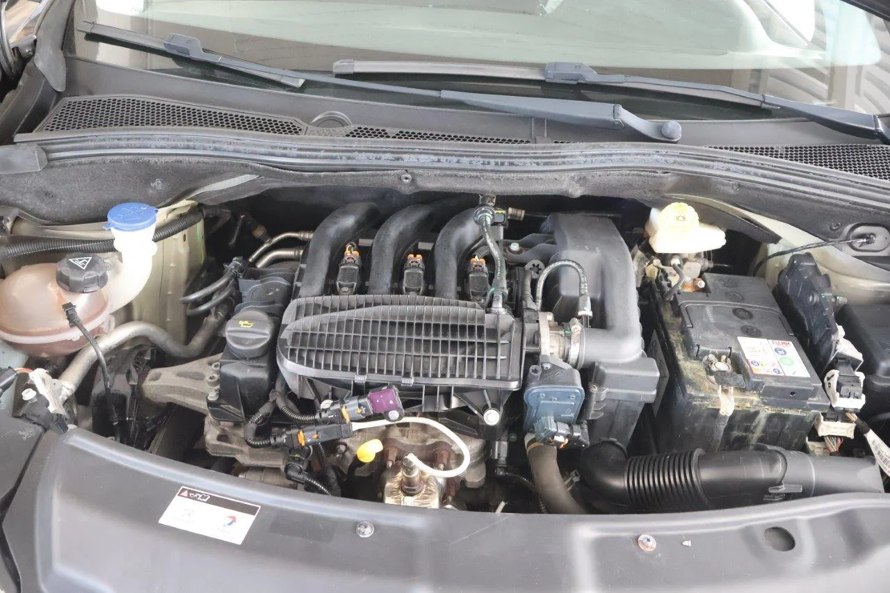 Peugeot 208 - View model 21