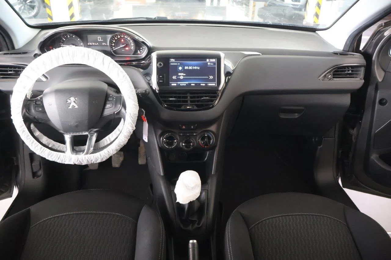 Peugeot 208 - View model 22