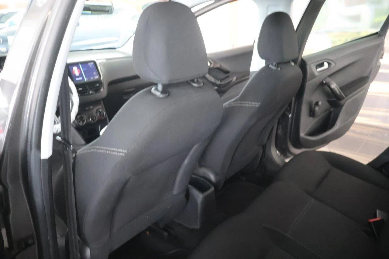 Peugeot 208 - View model 24