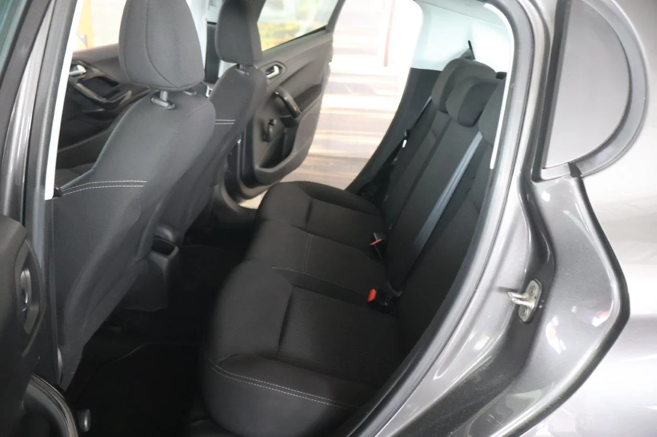 Peugeot 208 - View model 25