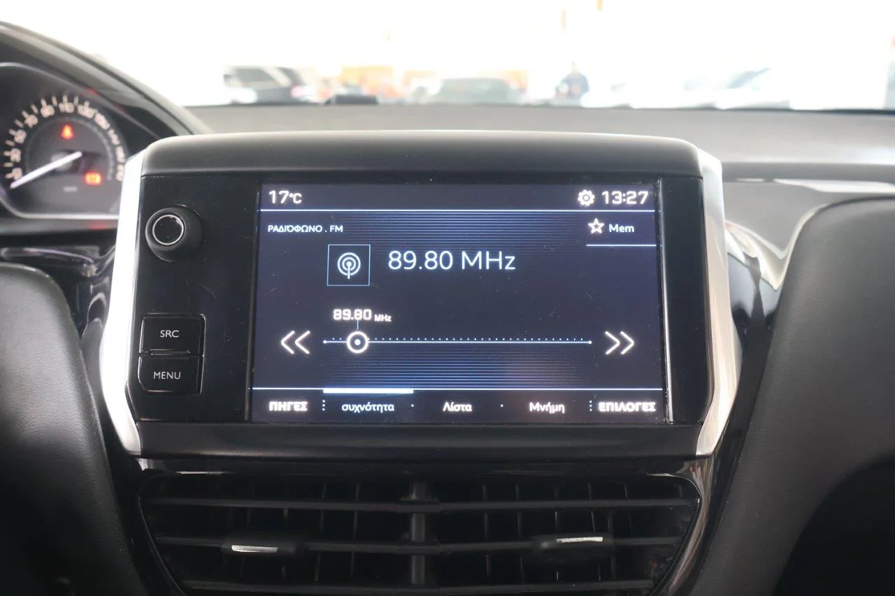 Peugeot 208 - View model 28