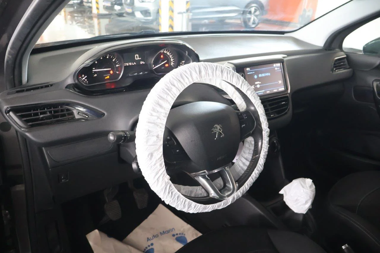 Peugeot 208 - View model 36