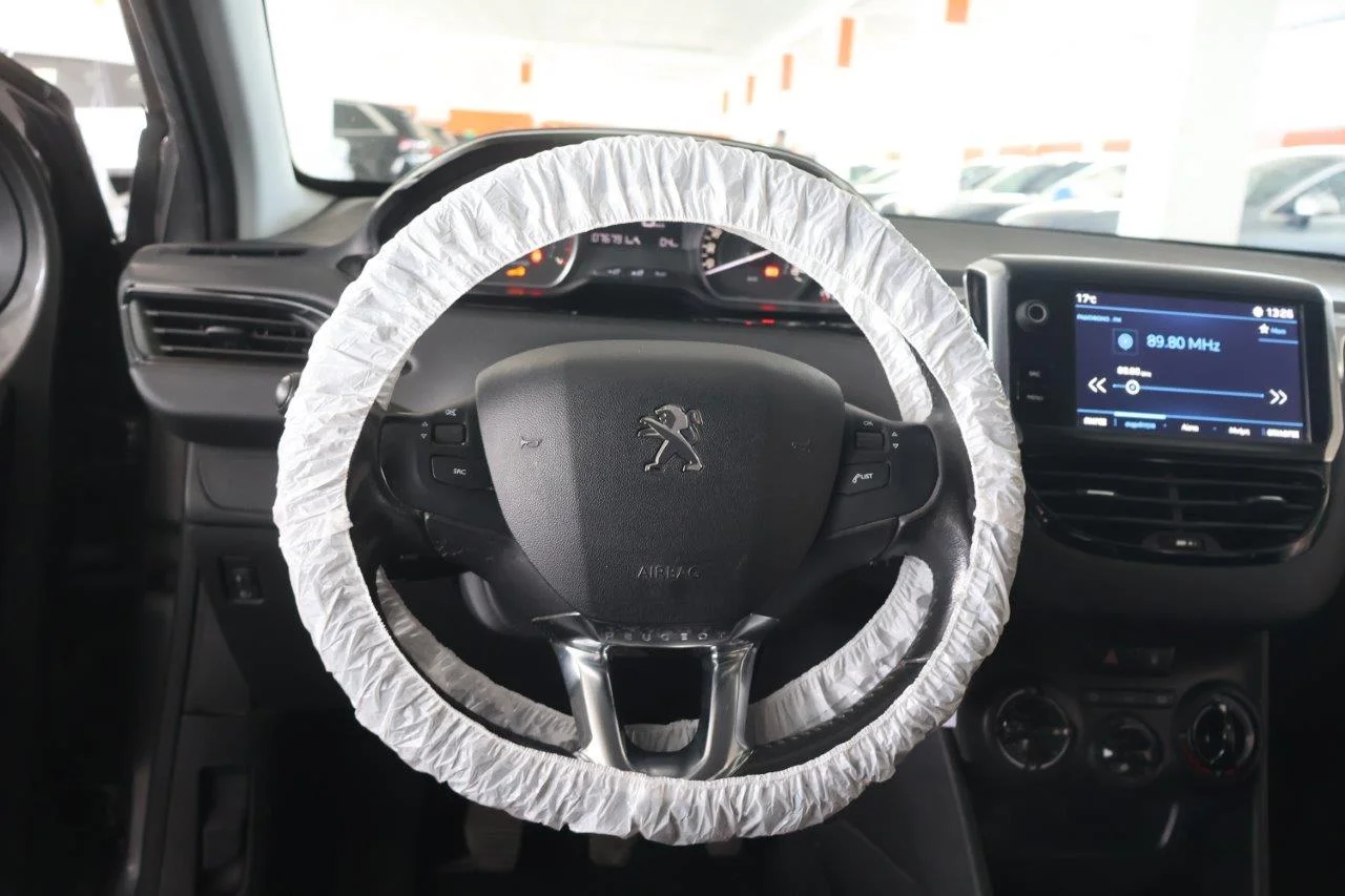 Peugeot 208 - View model 37