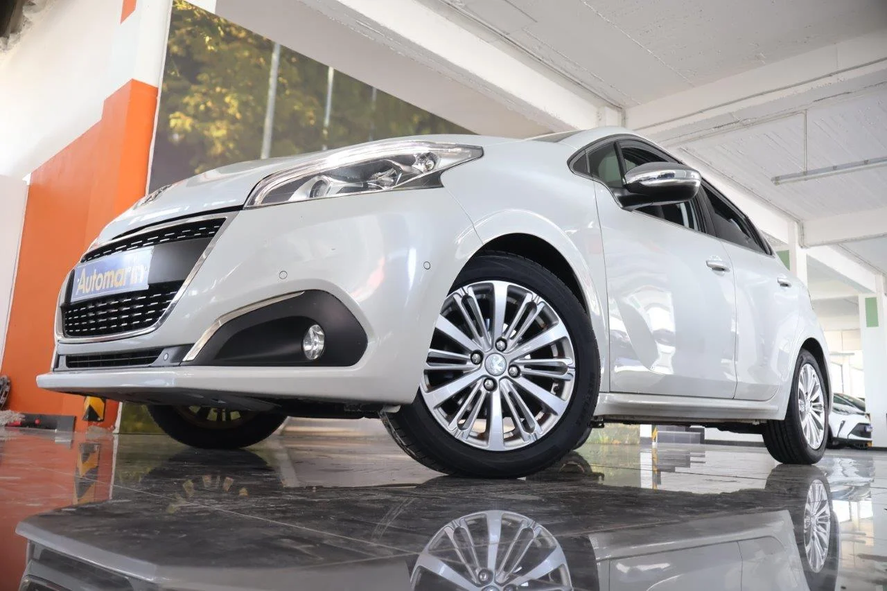 View 2 - Peugeot 208 - 2019