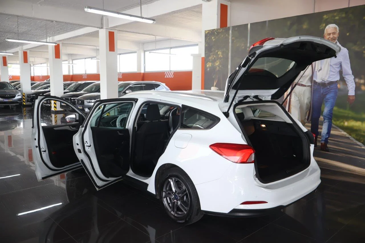 Ford Focus - View model 8