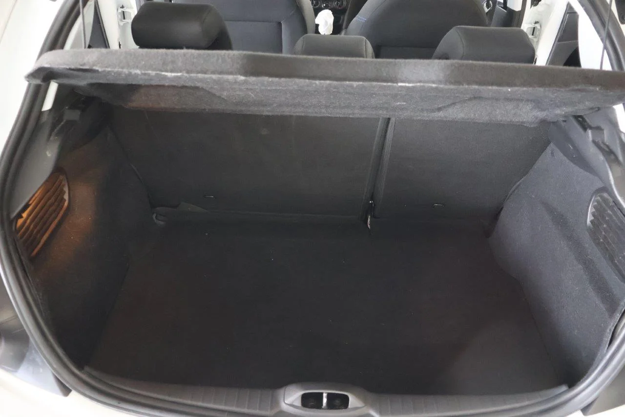 Peugeot 208 - View model 10