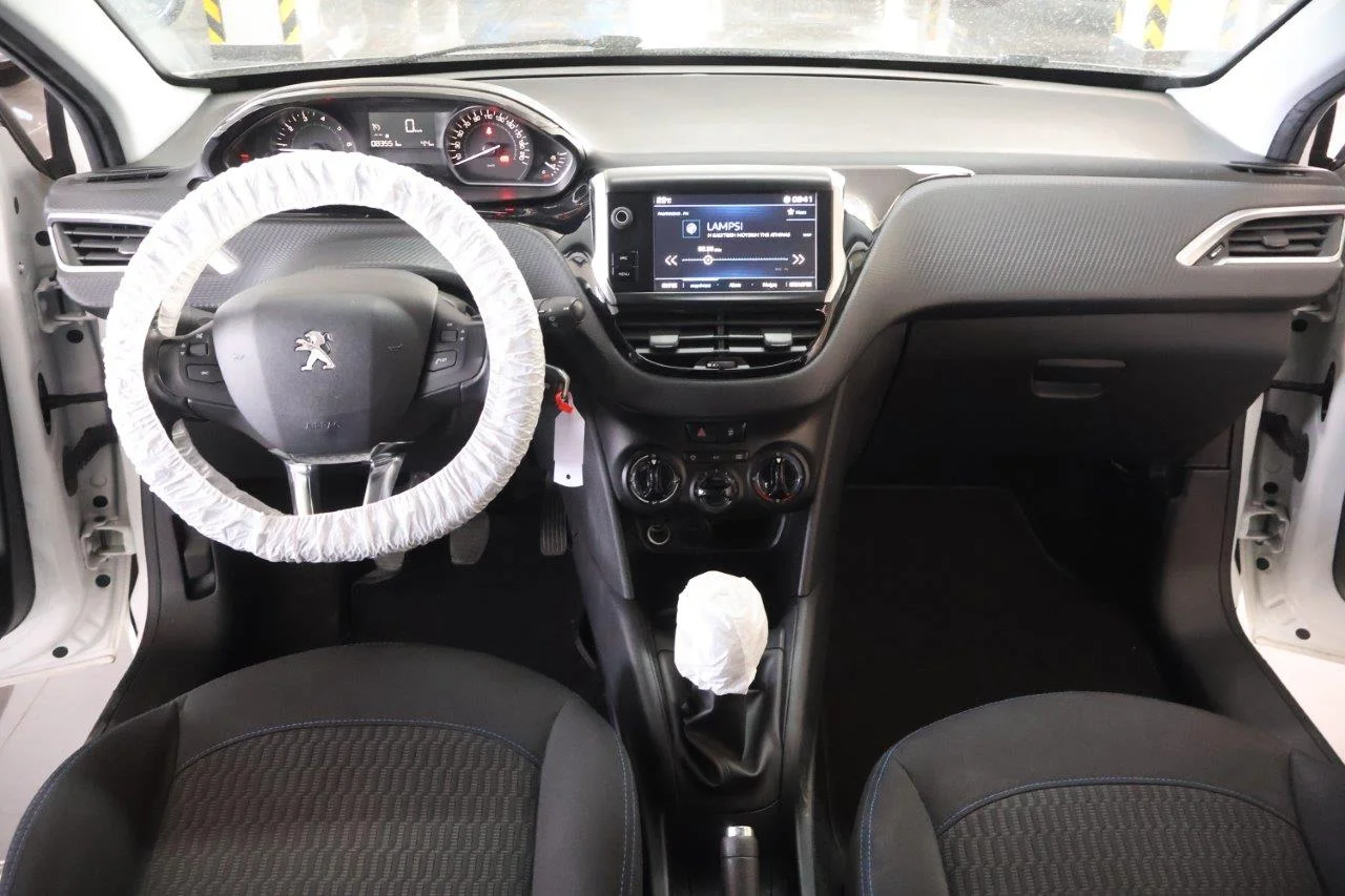 Peugeot 208 - View model 22
