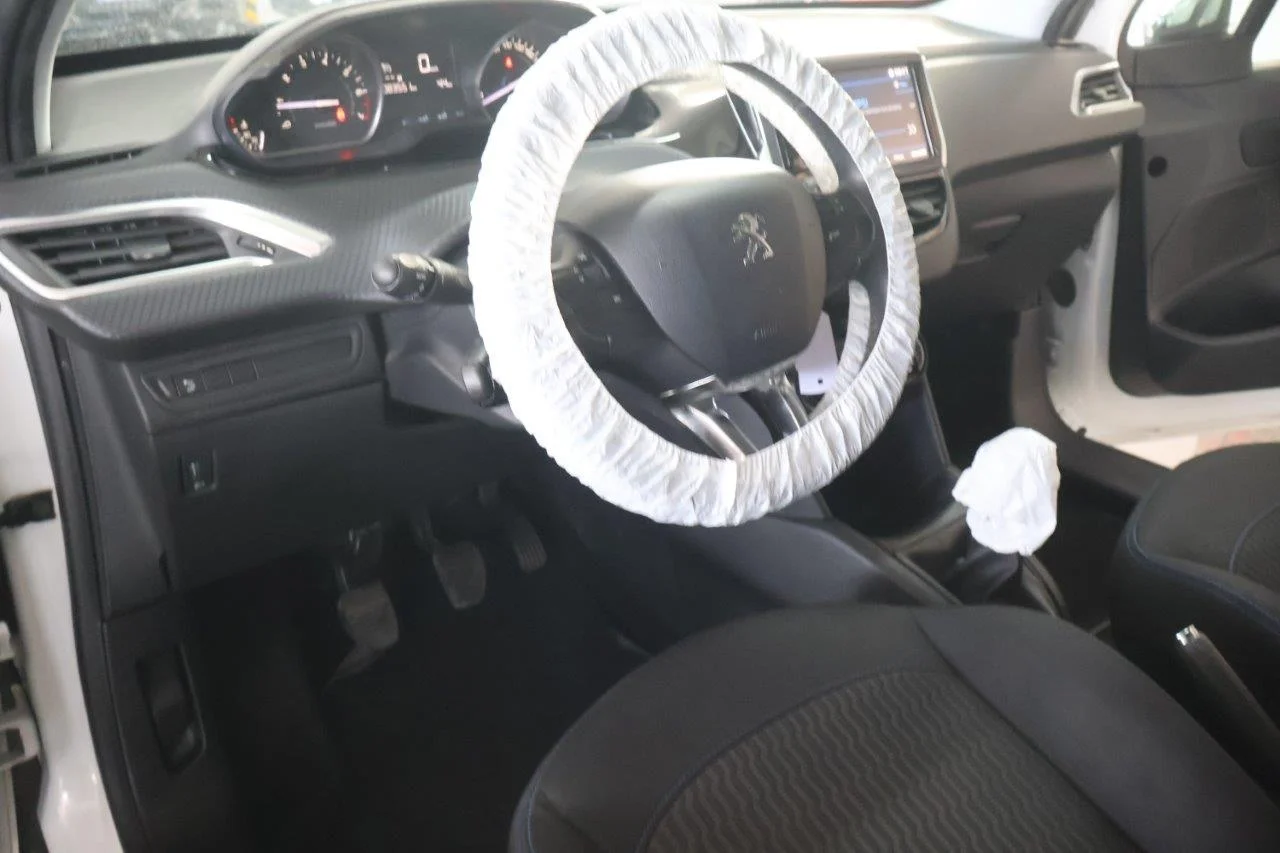 Peugeot 208 - View model 23