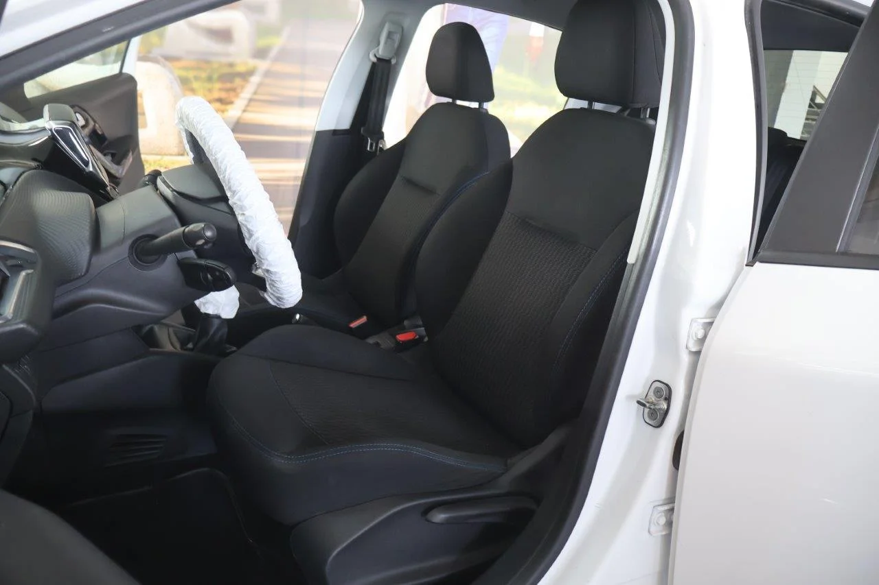 Peugeot 208 - View model 24