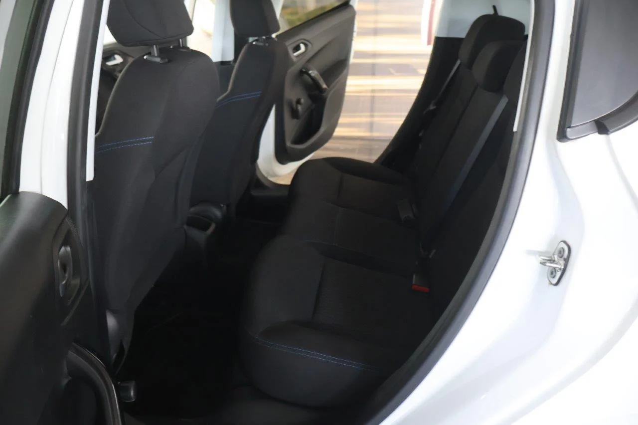 Peugeot 208 - View model 27
