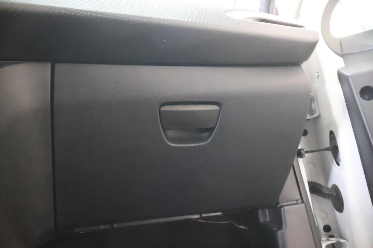 Peugeot 208 - View model 32