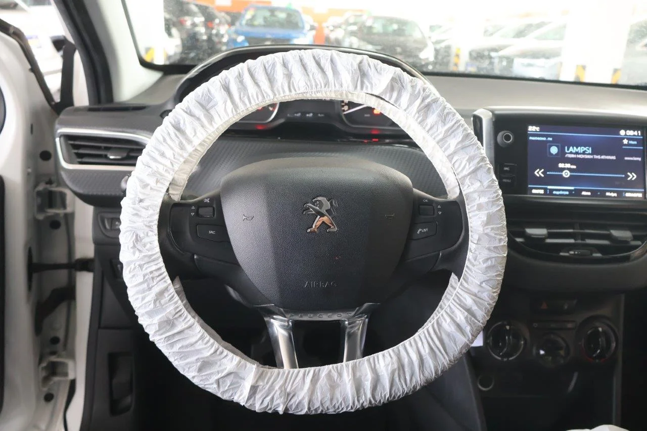 Peugeot 208 - View model 39