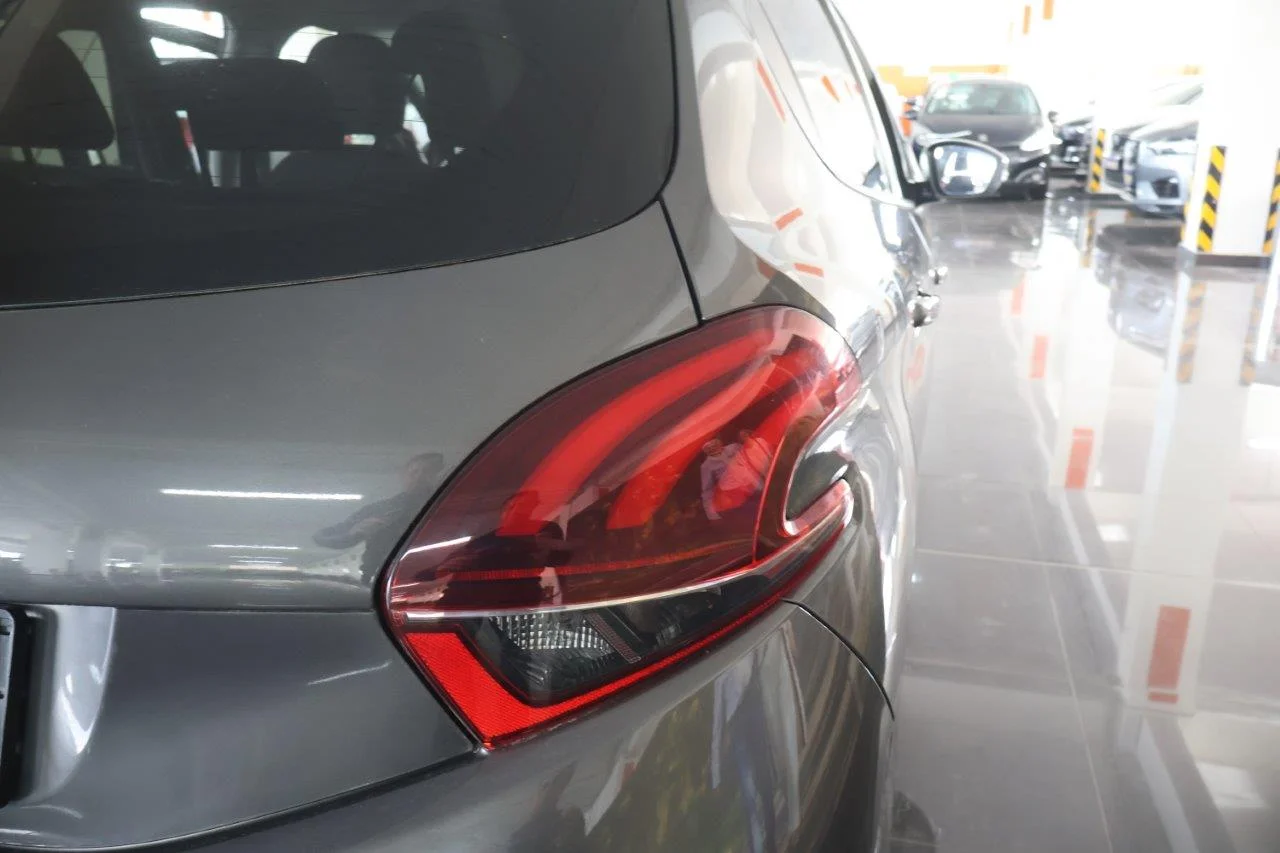 Peugeot 208 - View model 11