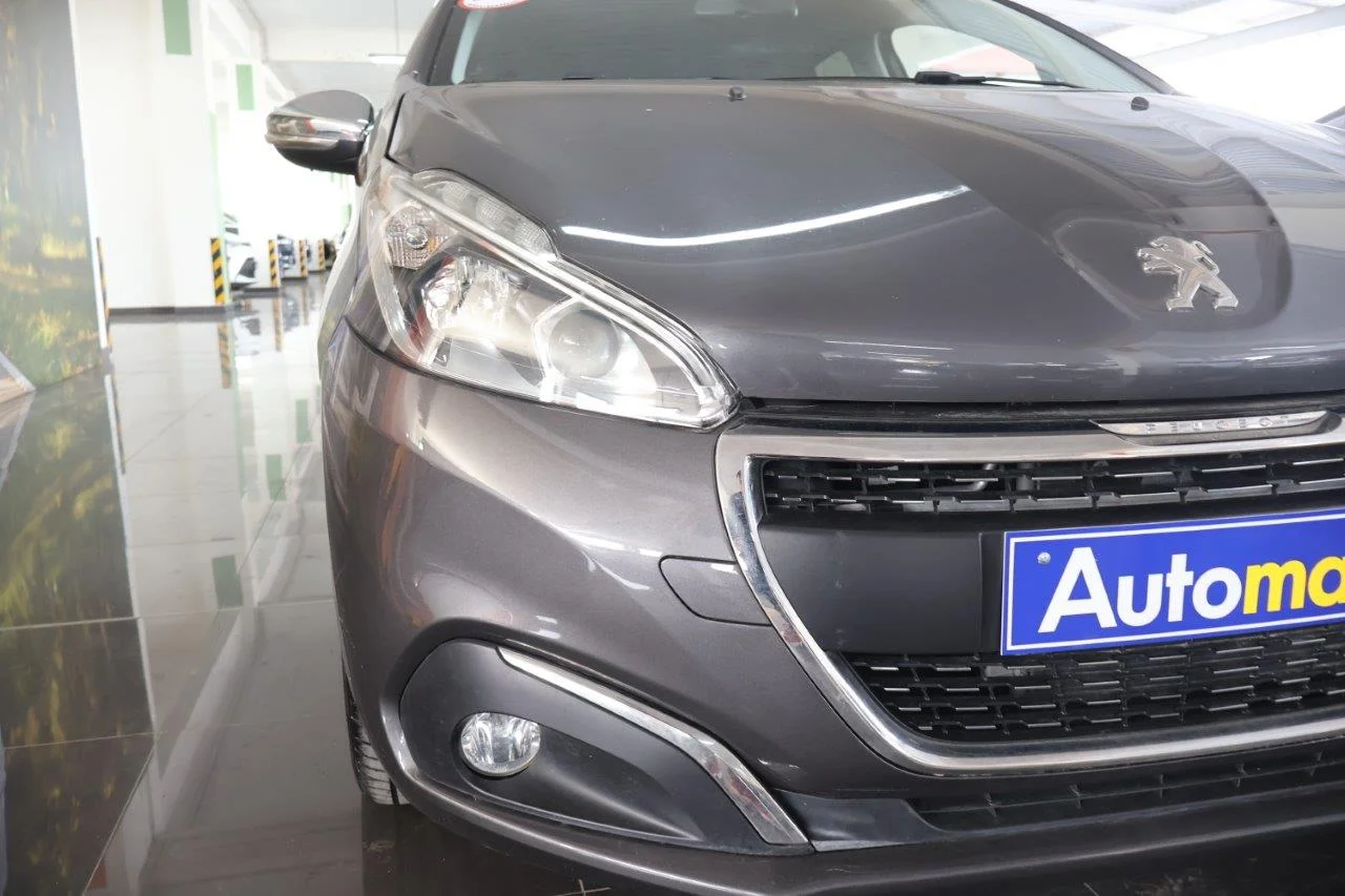 Peugeot 208 - View model 18