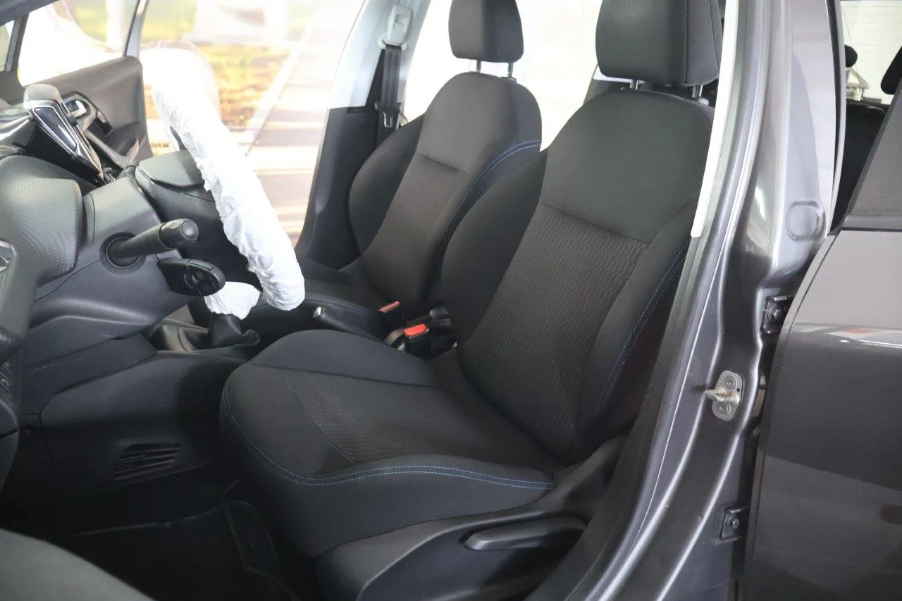 Peugeot 208 - View model 23