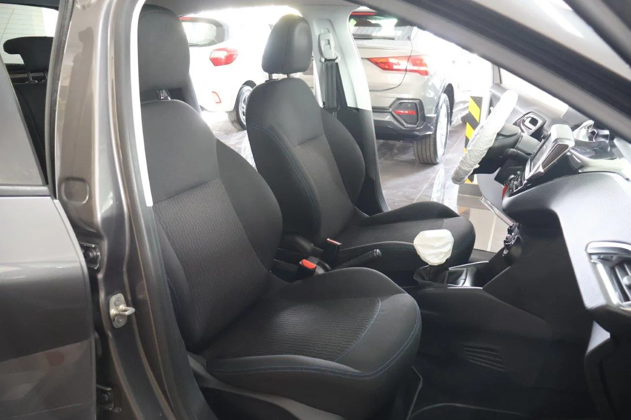 Peugeot 208 - View model 25