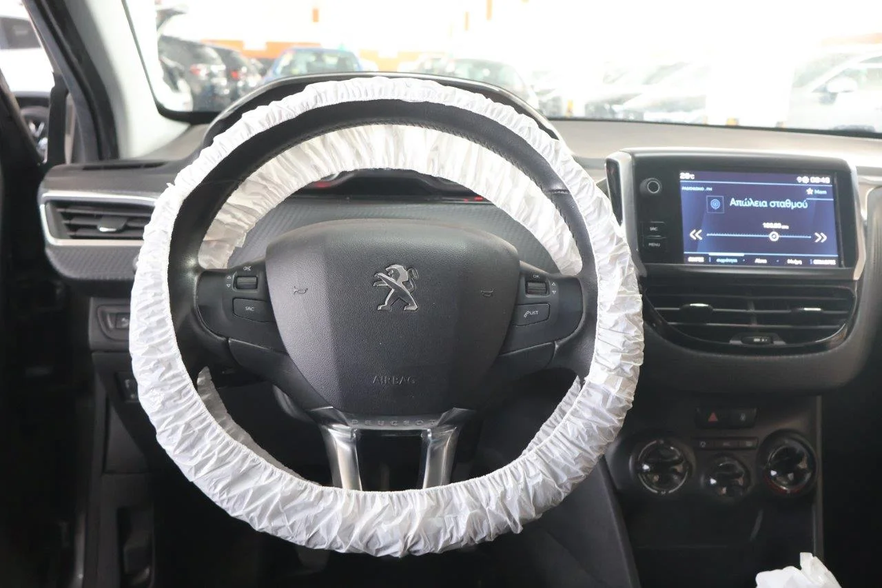 Peugeot 208 - View model 38