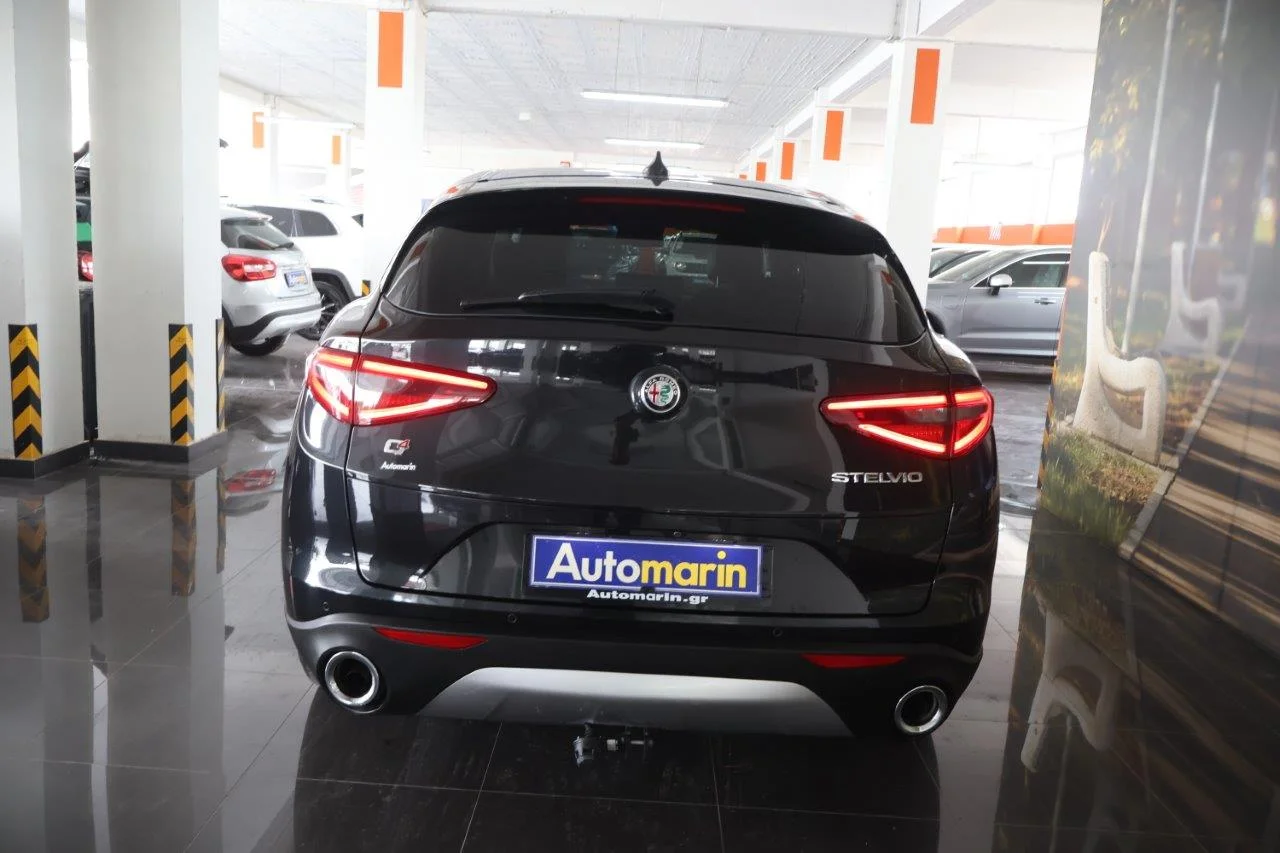 Alfa Romeo Stelvio - View model 5