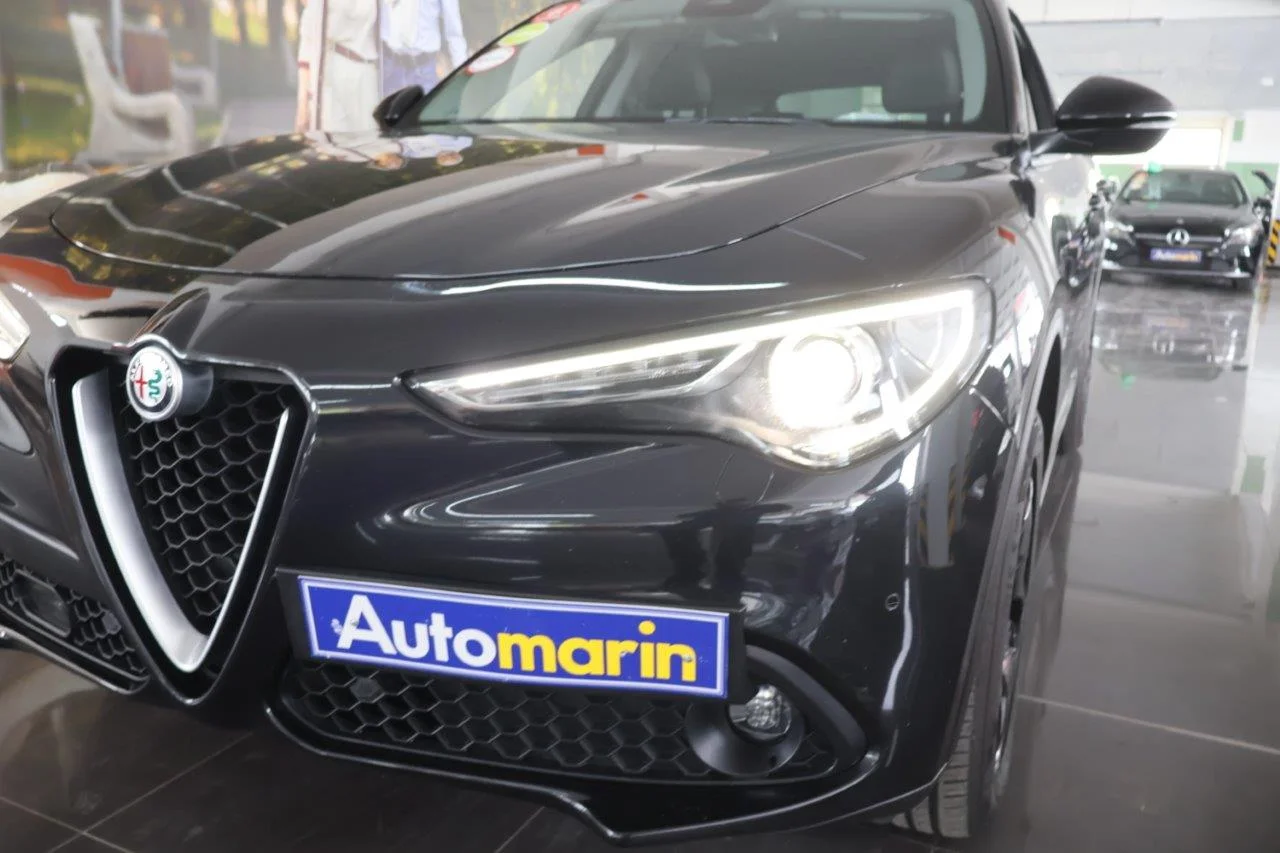 Alfa Romeo Stelvio - View model 17