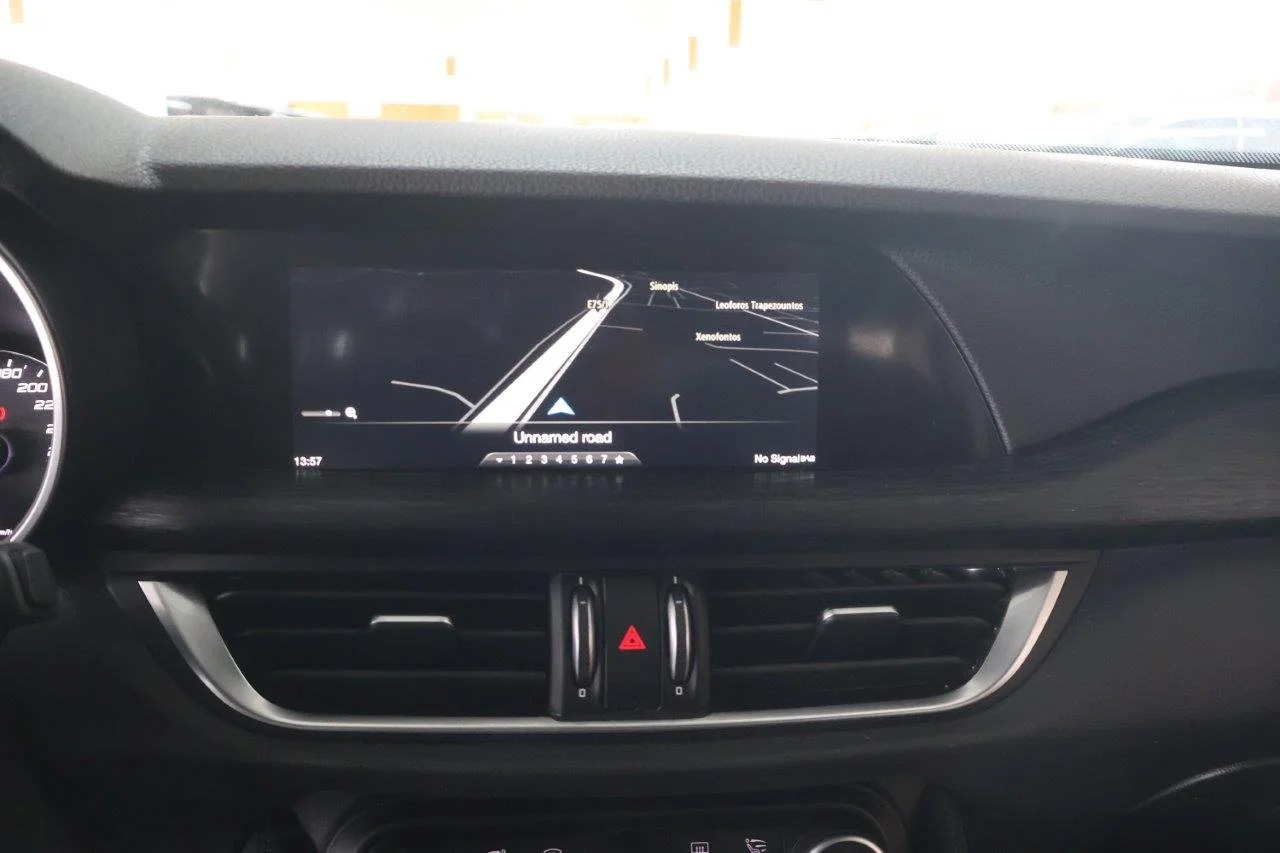 Alfa Romeo Stelvio - View model 30