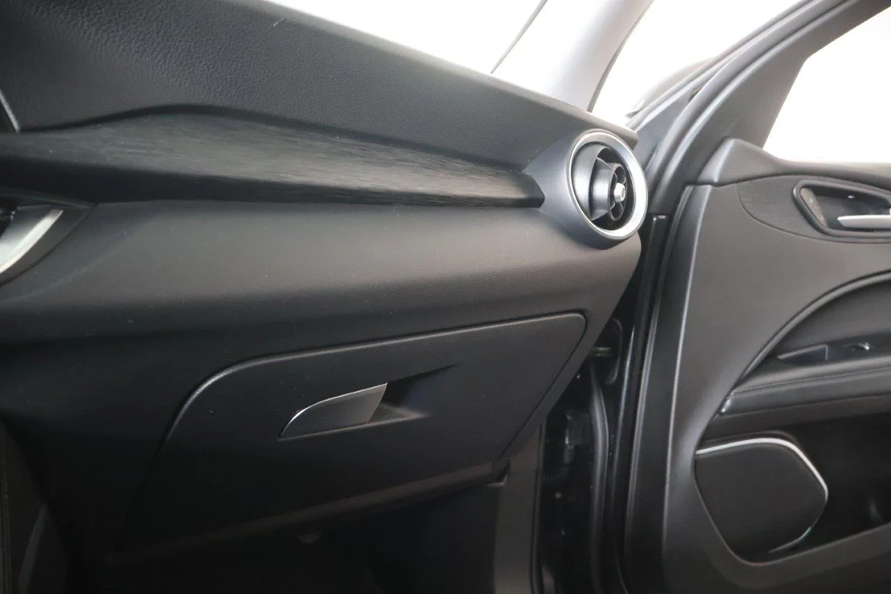 Alfa Romeo Stelvio - View model 32
