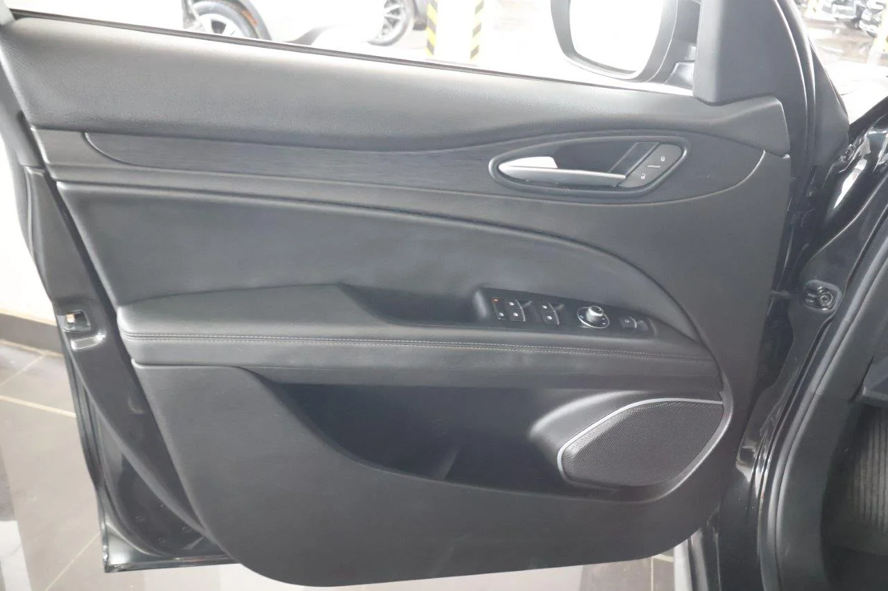Alfa Romeo Stelvio - View model 36