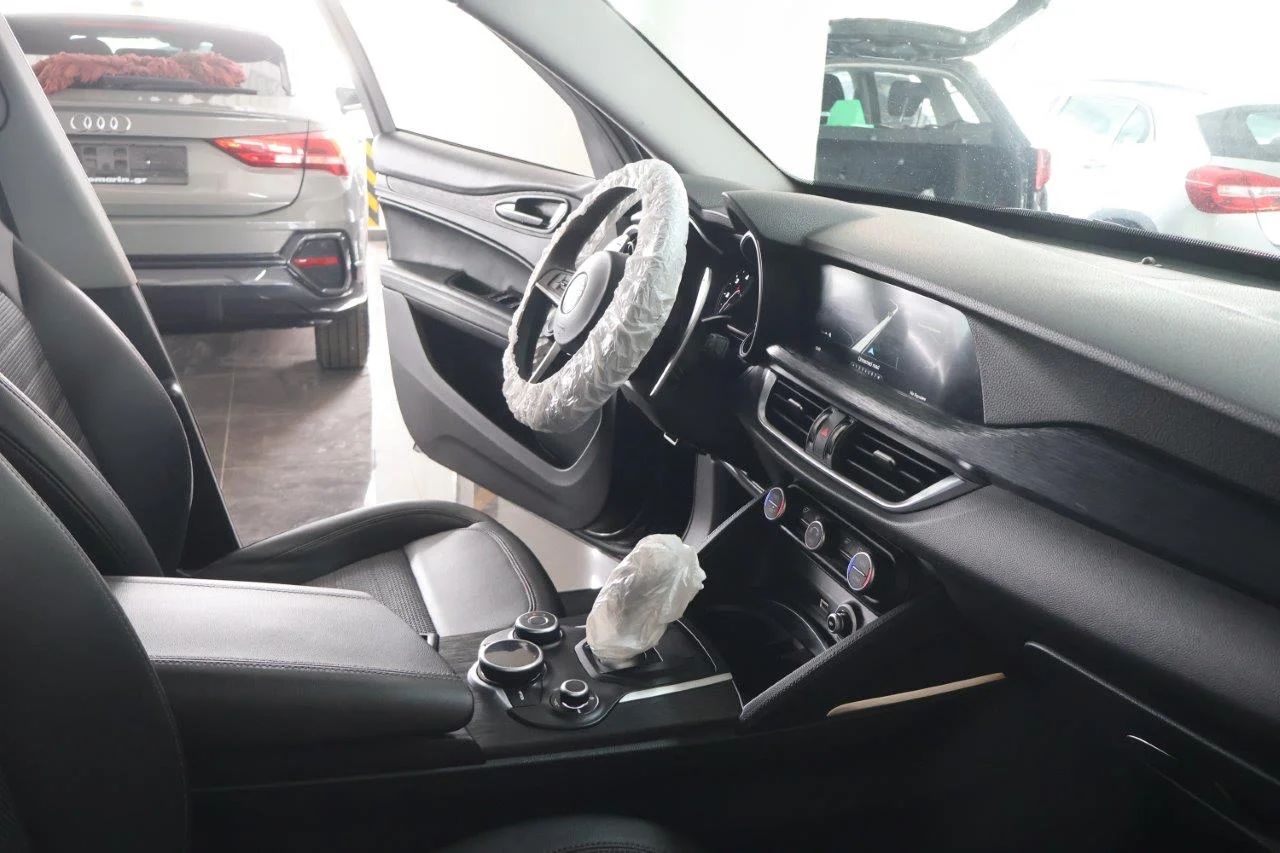 Alfa Romeo Stelvio - View model 39