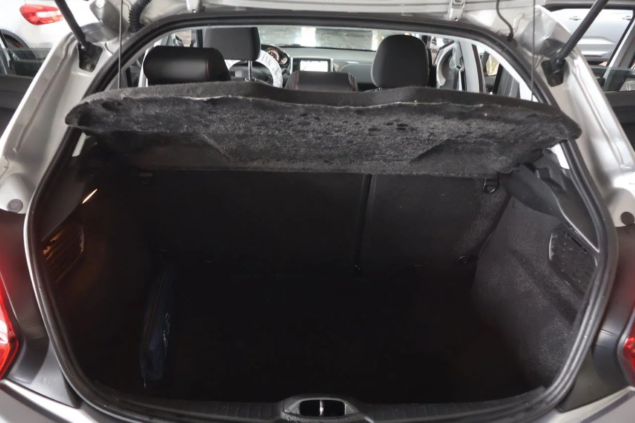 Peugeot 208 - View model 10