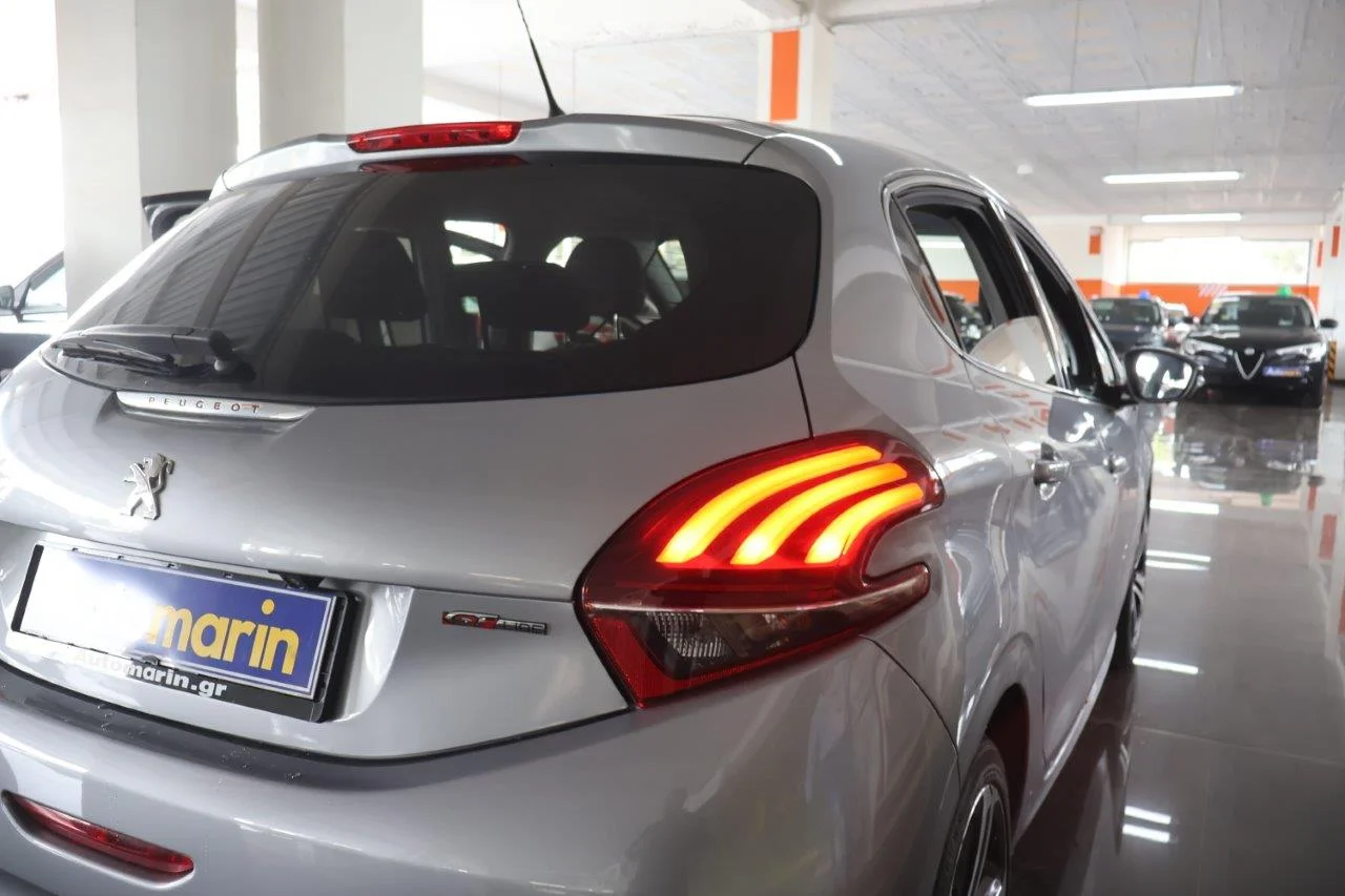 Peugeot 208 - View model 11