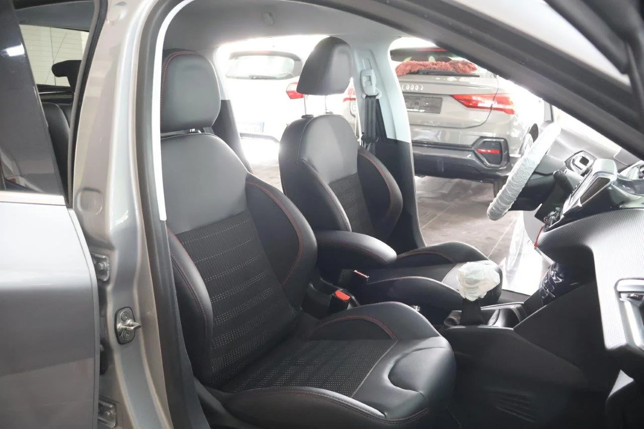 Peugeot 208 - View model 22