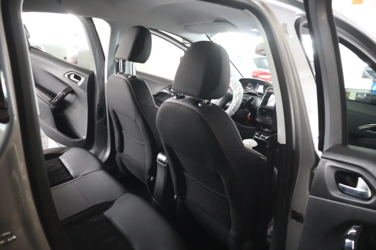 Peugeot 208 - View model 25