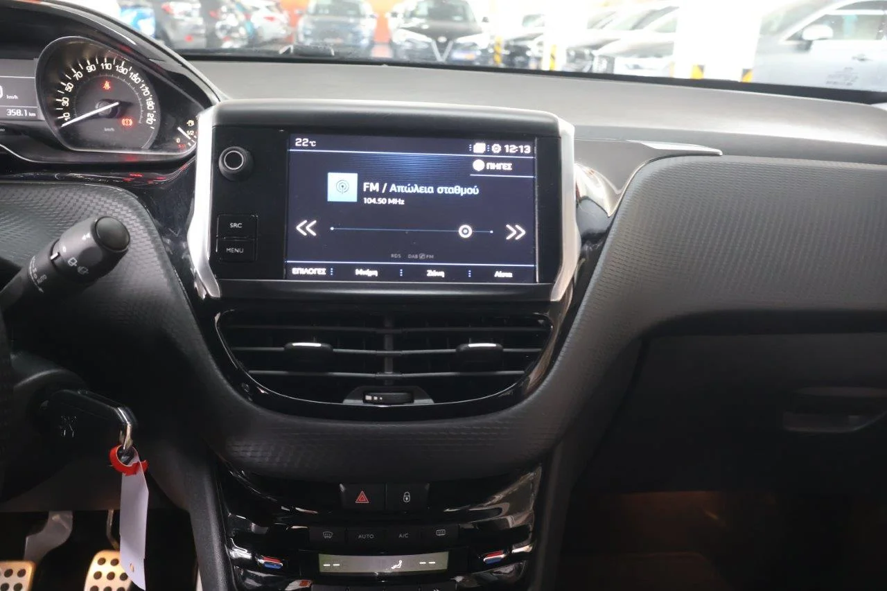Peugeot 208 - View model 27