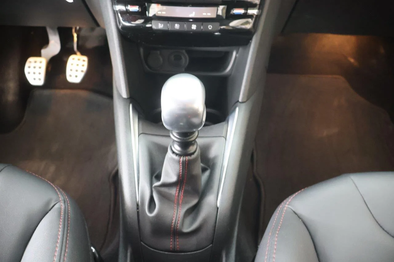 Peugeot 208 - View model 31