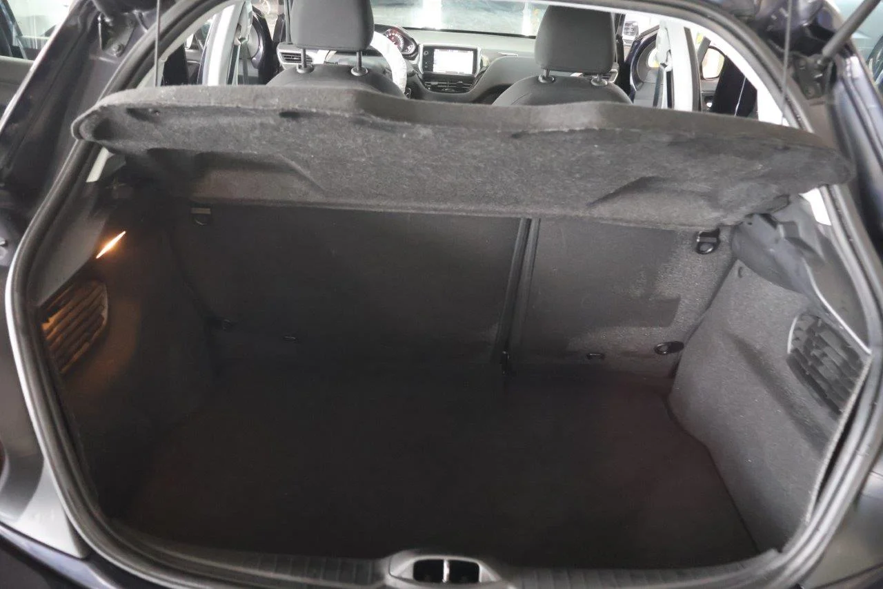 Peugeot 208 - View model 9