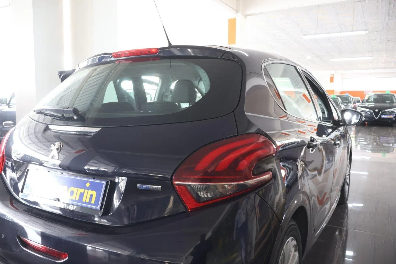 Peugeot 208 - View model 11
