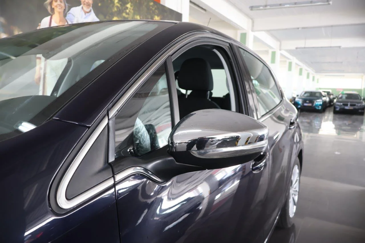 Peugeot 208 - View model 13
