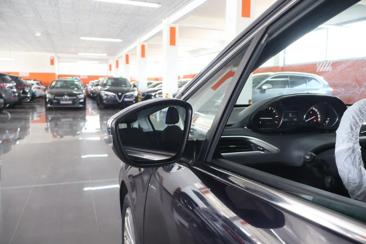 Peugeot 208 - View model 14