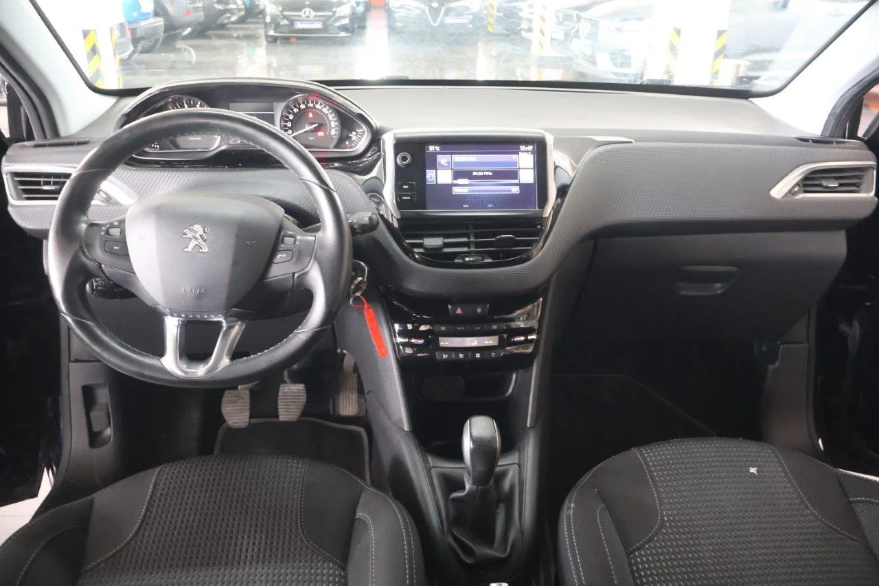 Peugeot 208 - View model 20