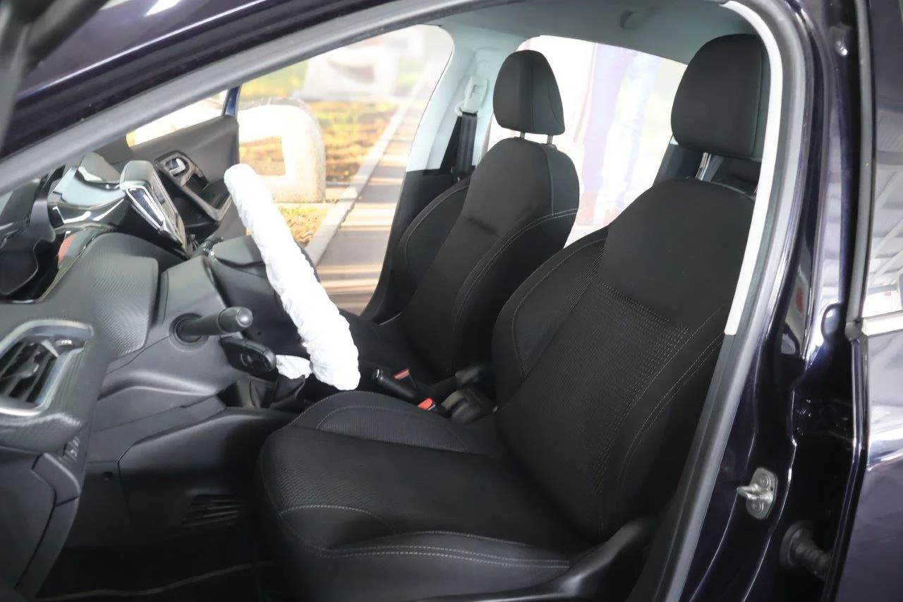 Peugeot 208 - View model 21