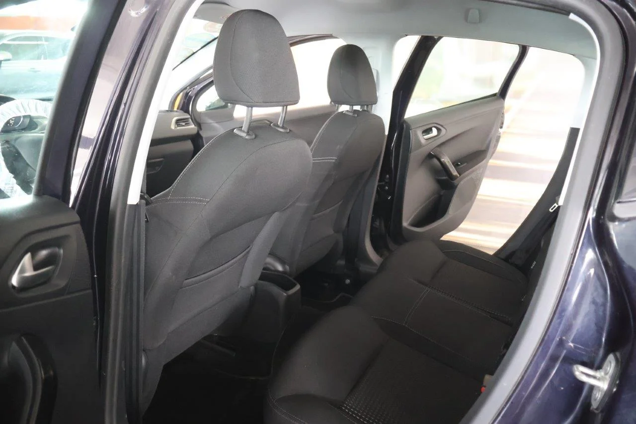 Peugeot 208 - View model 23