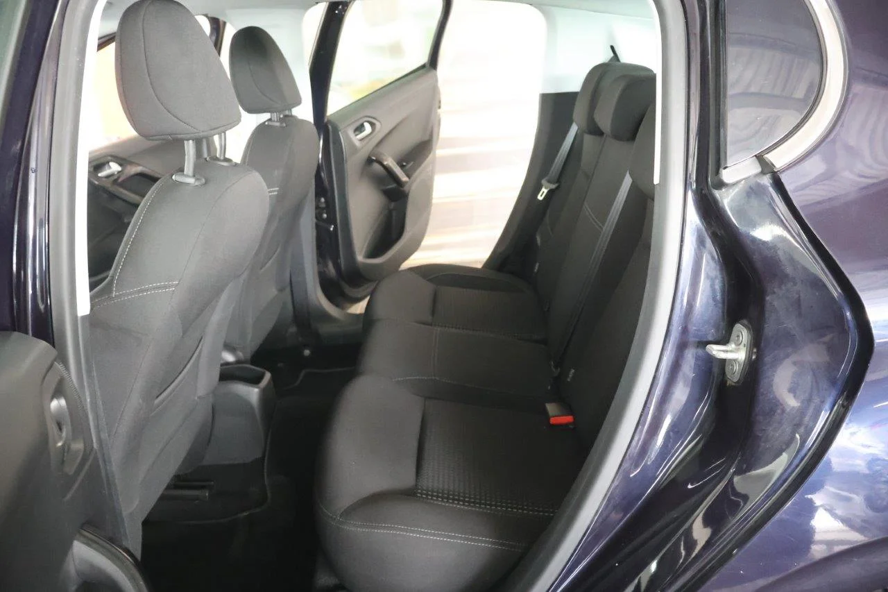 Peugeot 208 - View model 24