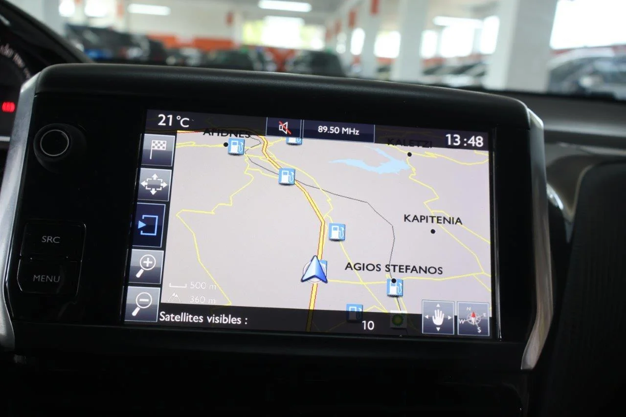 Peugeot 208 - View model 28