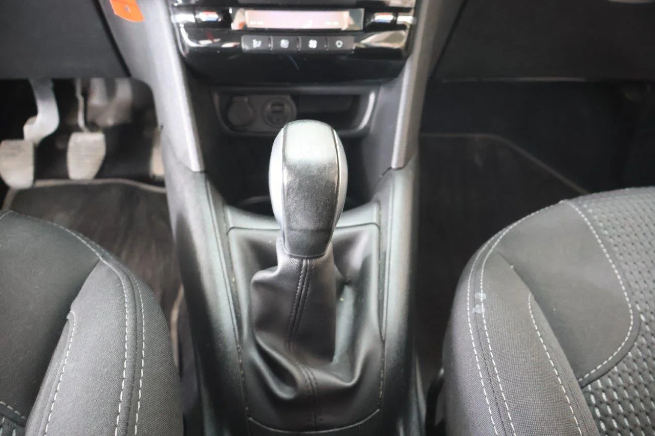 Peugeot 208 - View model 30
