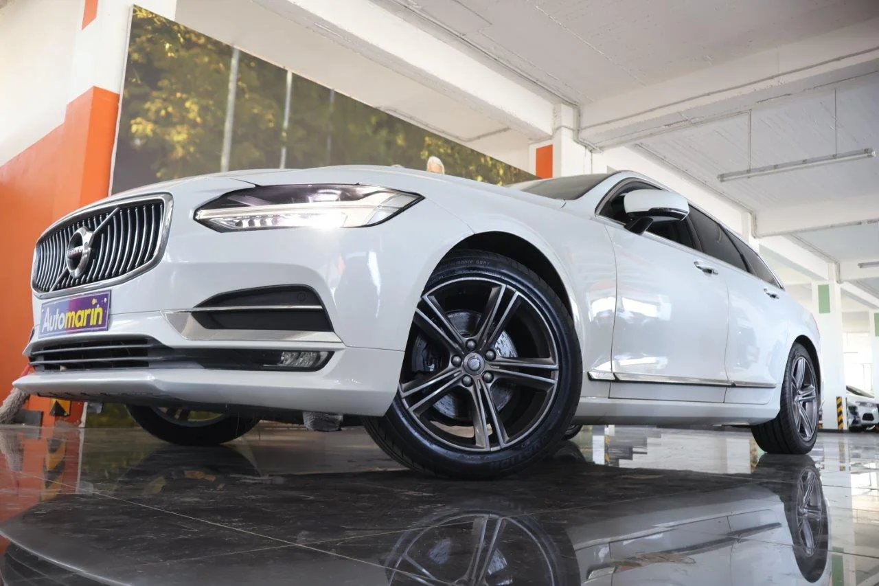 View 2 - Volvo V90 - 2017